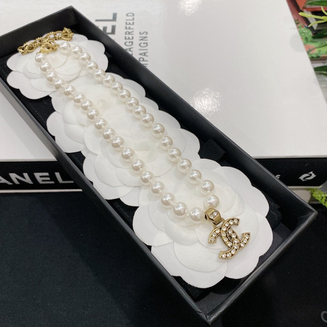 CHANEL Elegant Pearl Rhinestone Double C Pendant Necklace