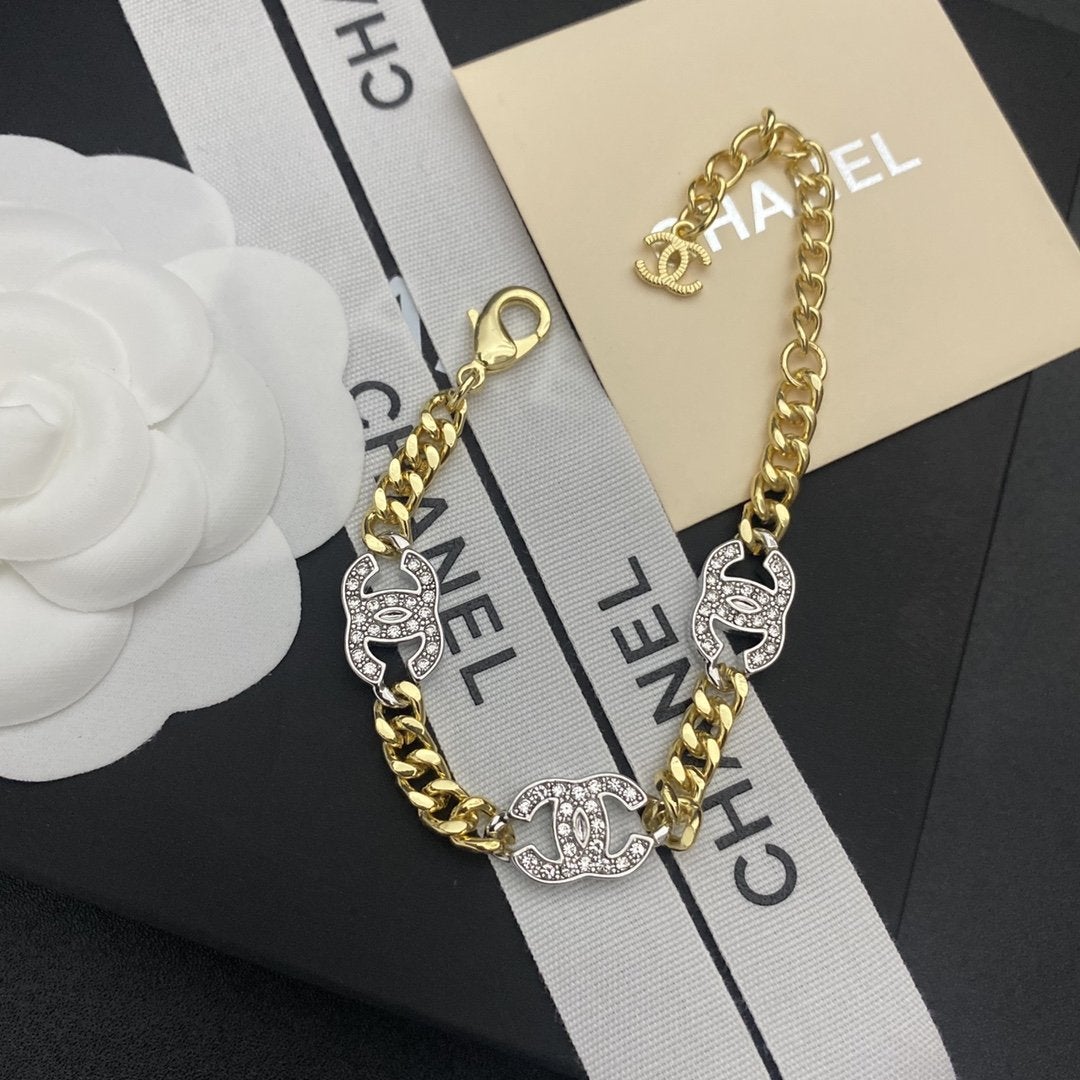 CHANEL Classic And Exquisite Silver Double C Bracelet