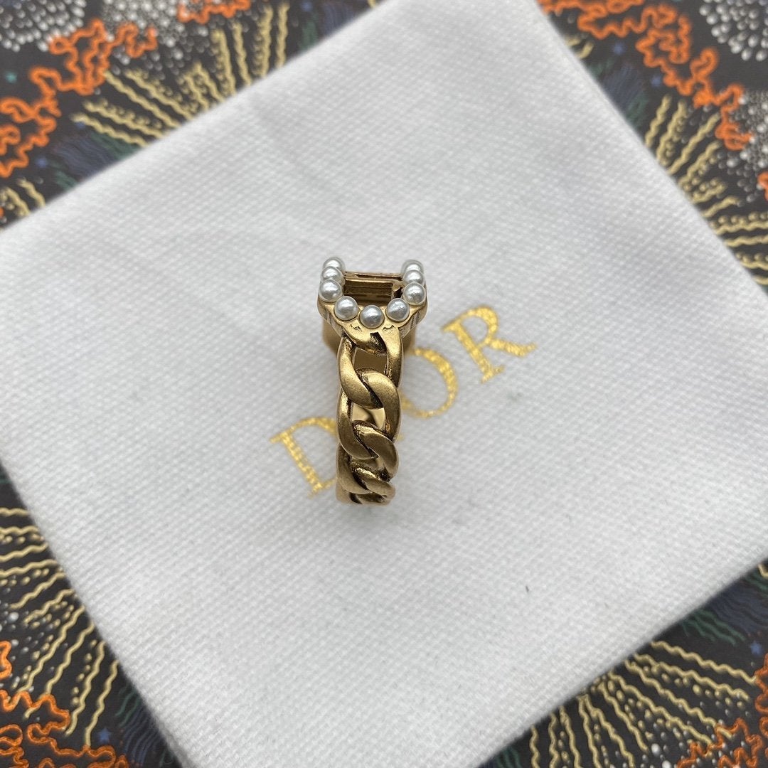 DIOR Retro Pearl Letter Ring