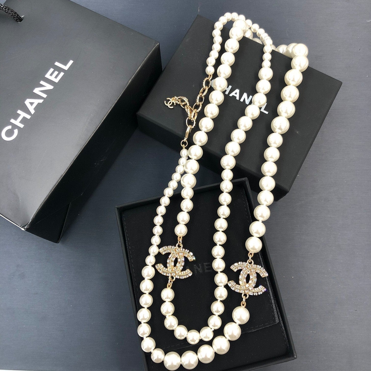 CHANEL Fashion Rhinestone Long Pearl Necklace
