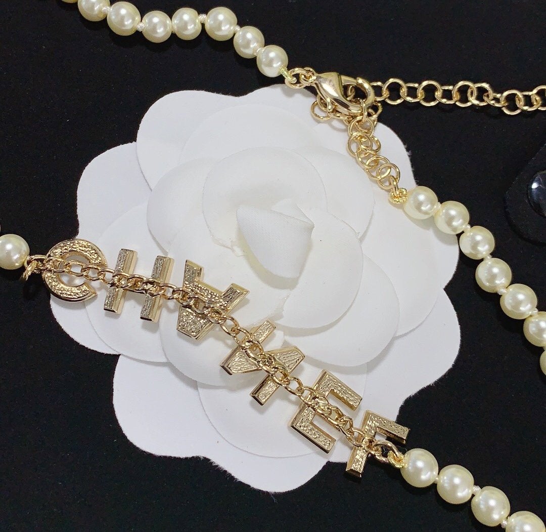 CHANEL Luxury Rhinestone Pearl Letter Necklace