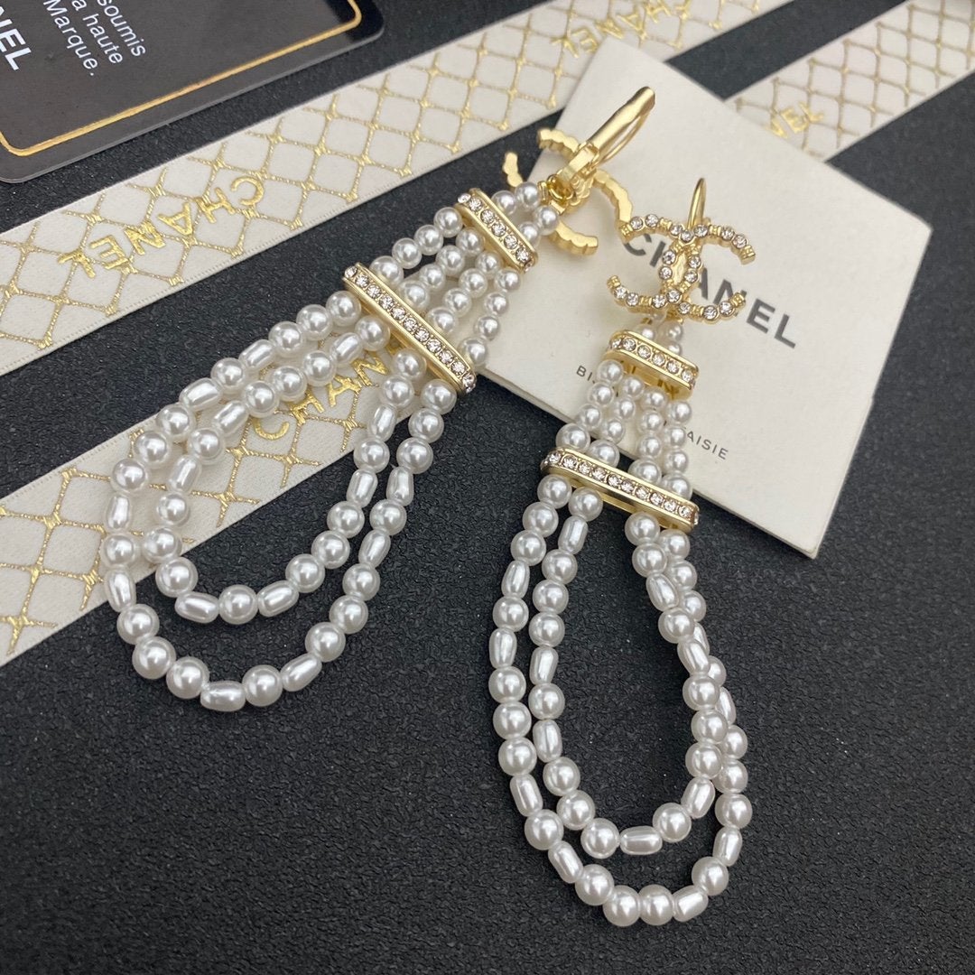 CHANEL Fashion double-layer pearl earrings
