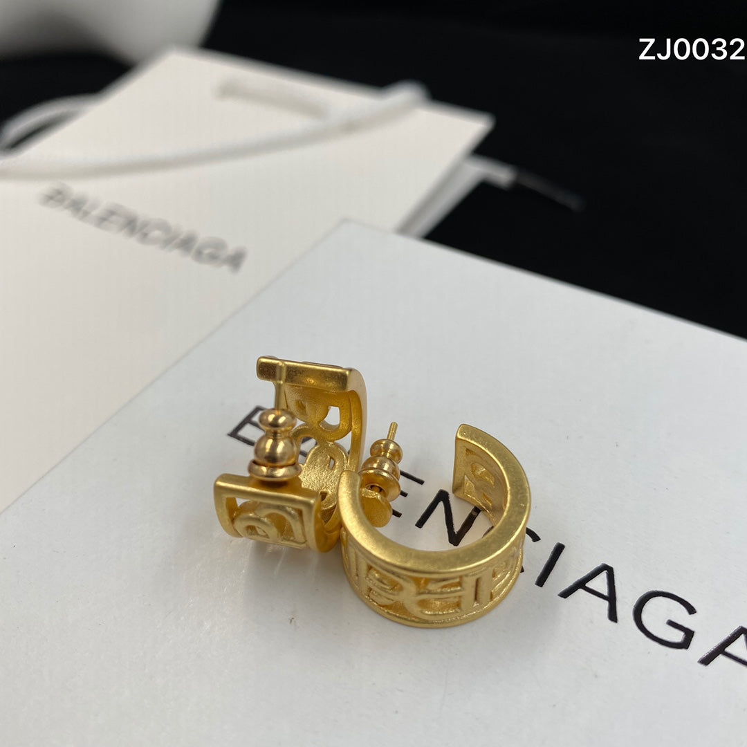BALENCIAGA Gold luxury ring