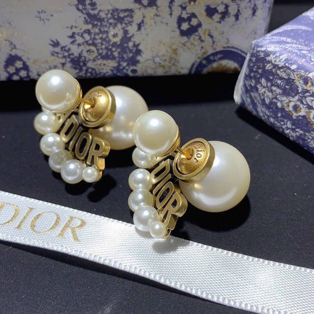 DIOR White Resin Imitation Pearl Letter Earrings