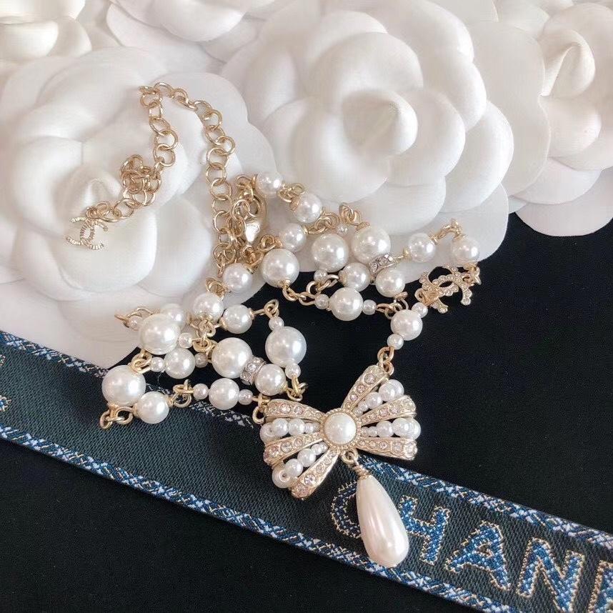 CHANEL Fashion Bow Pearl Pendant Necklace