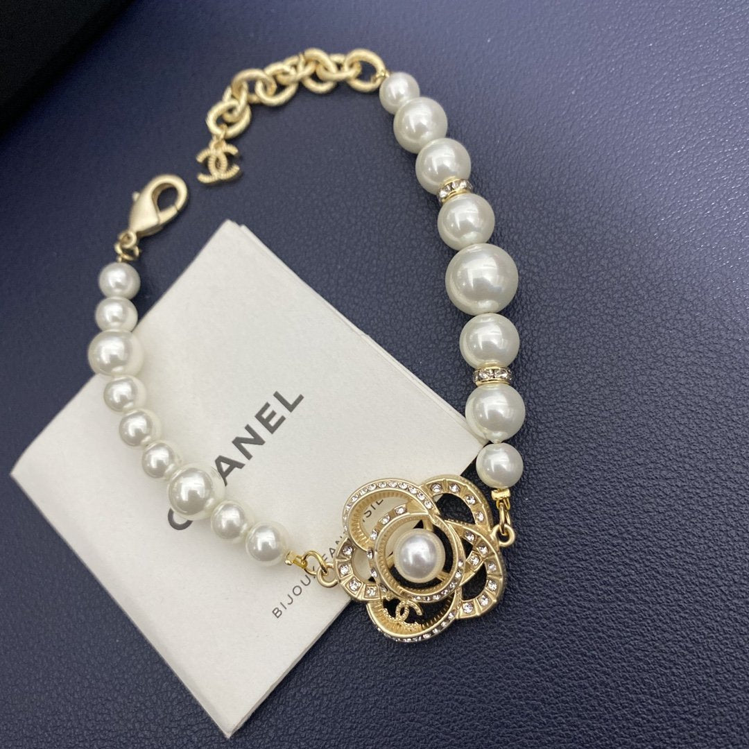 CHANEL New Camellia Pearl Bracelet