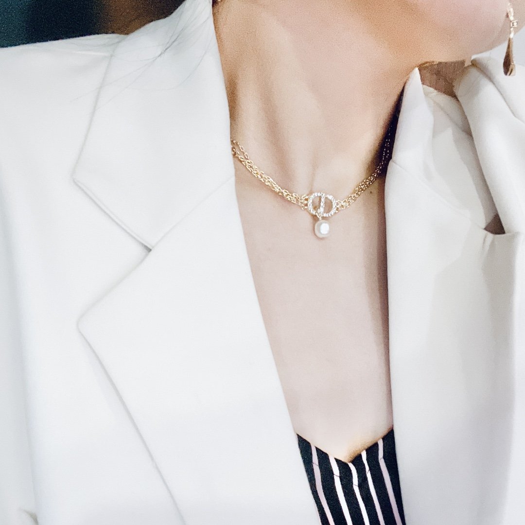 DIOR Fashion Three-Layer Pearl Pendant Necklace
