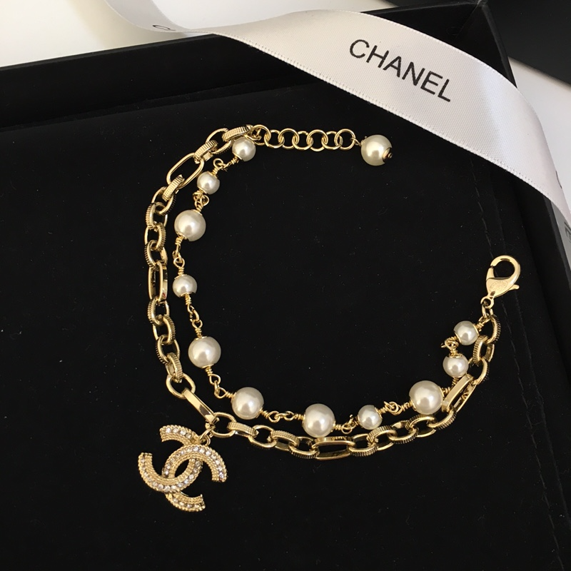 CHANEL Fashion Pearl Crystal Bracelet