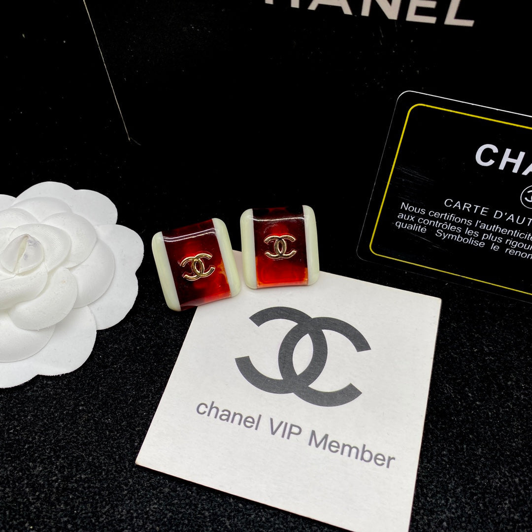 CHANEL October New Trend-Red and White Gemstone Earrings