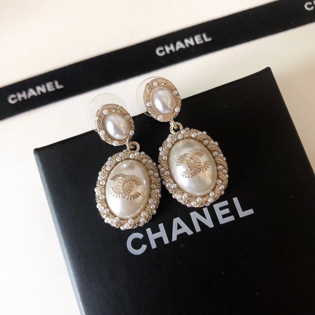 CHANEL Elegant Pearl Small Golden Egg Pendant Earrings