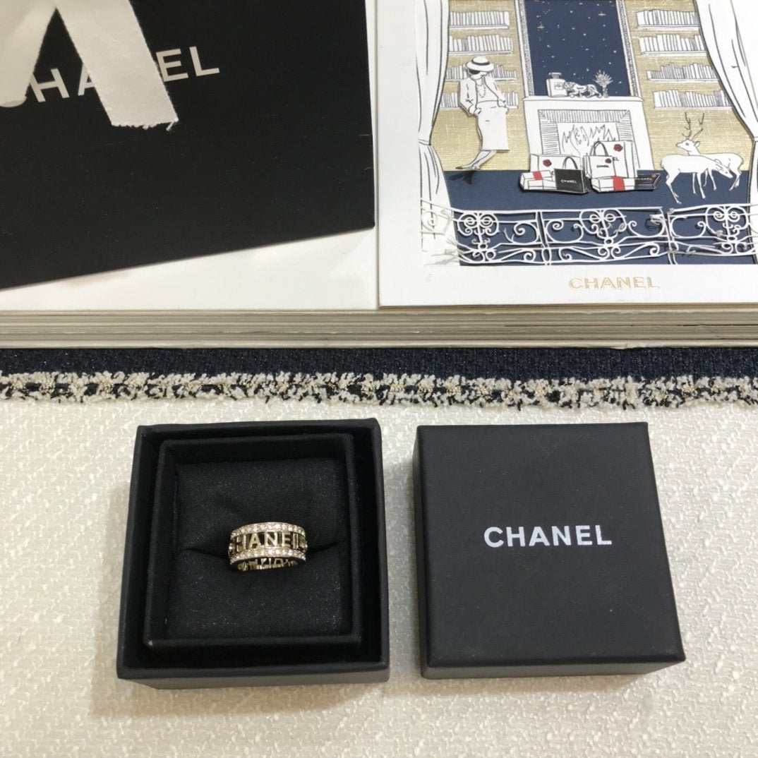 CHANEL Letter Hollow Diamond Ring