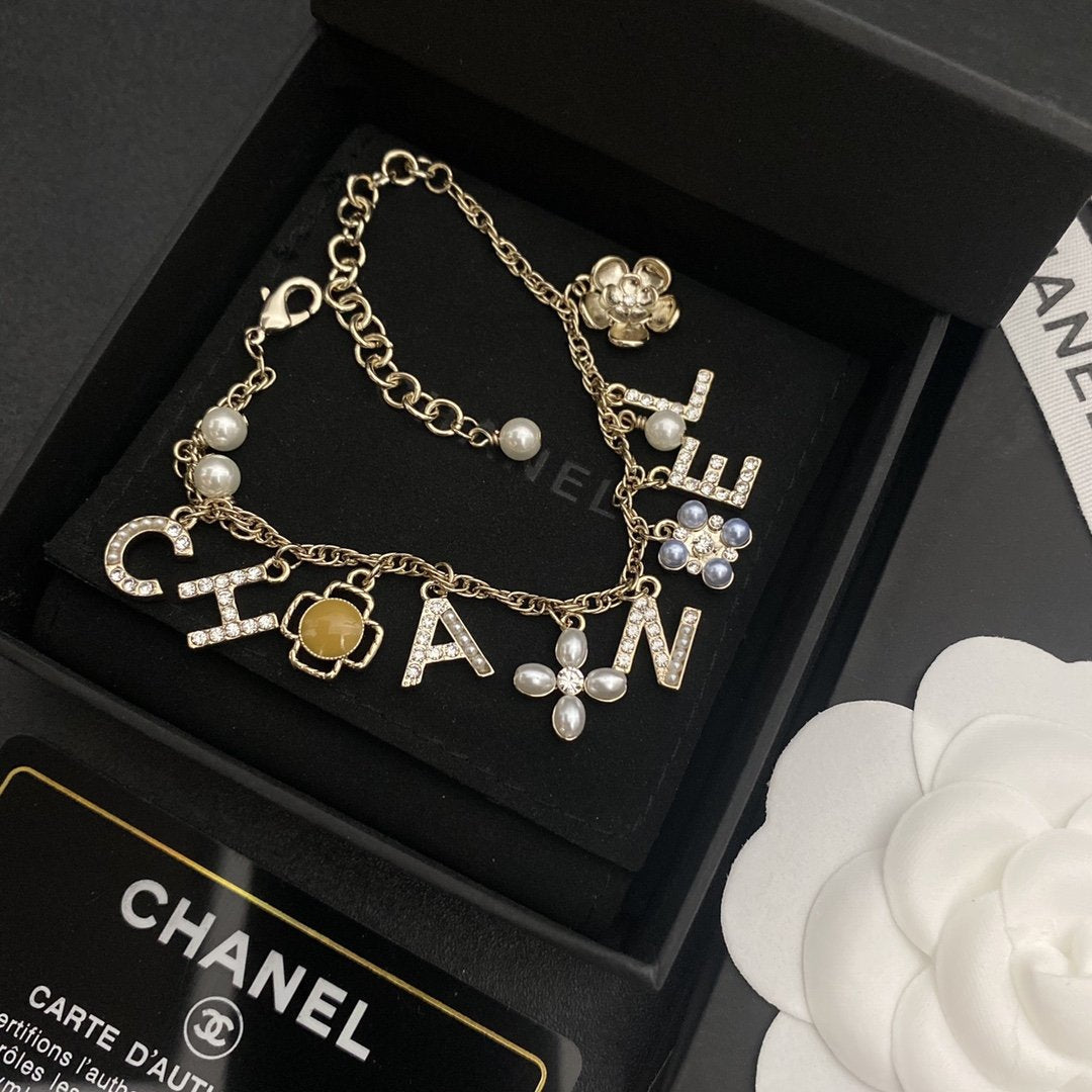 CHANEL Fashion Letter Flower Pearl Bracelet