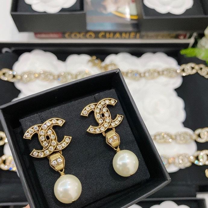 CHANEL Letter Diamond Pearl Pendant Earrings