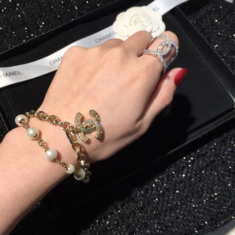 CHANEL Fashion Pearl Crystal Bracelet