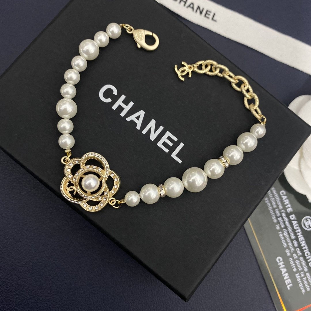 CHANEL New Camellia Pearl Bracelet