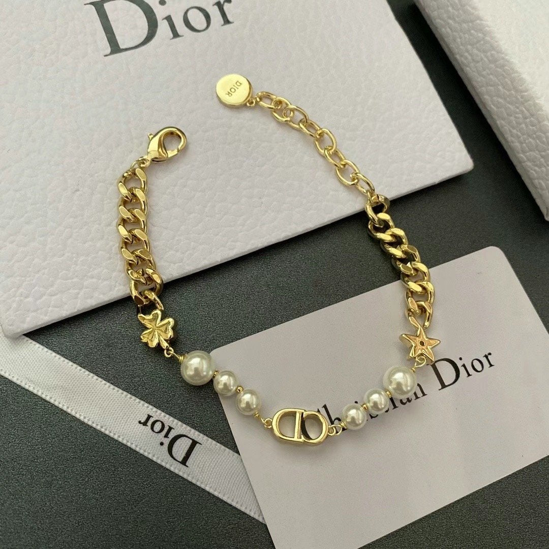 DIOR Elegant Pearl Star Bracelet