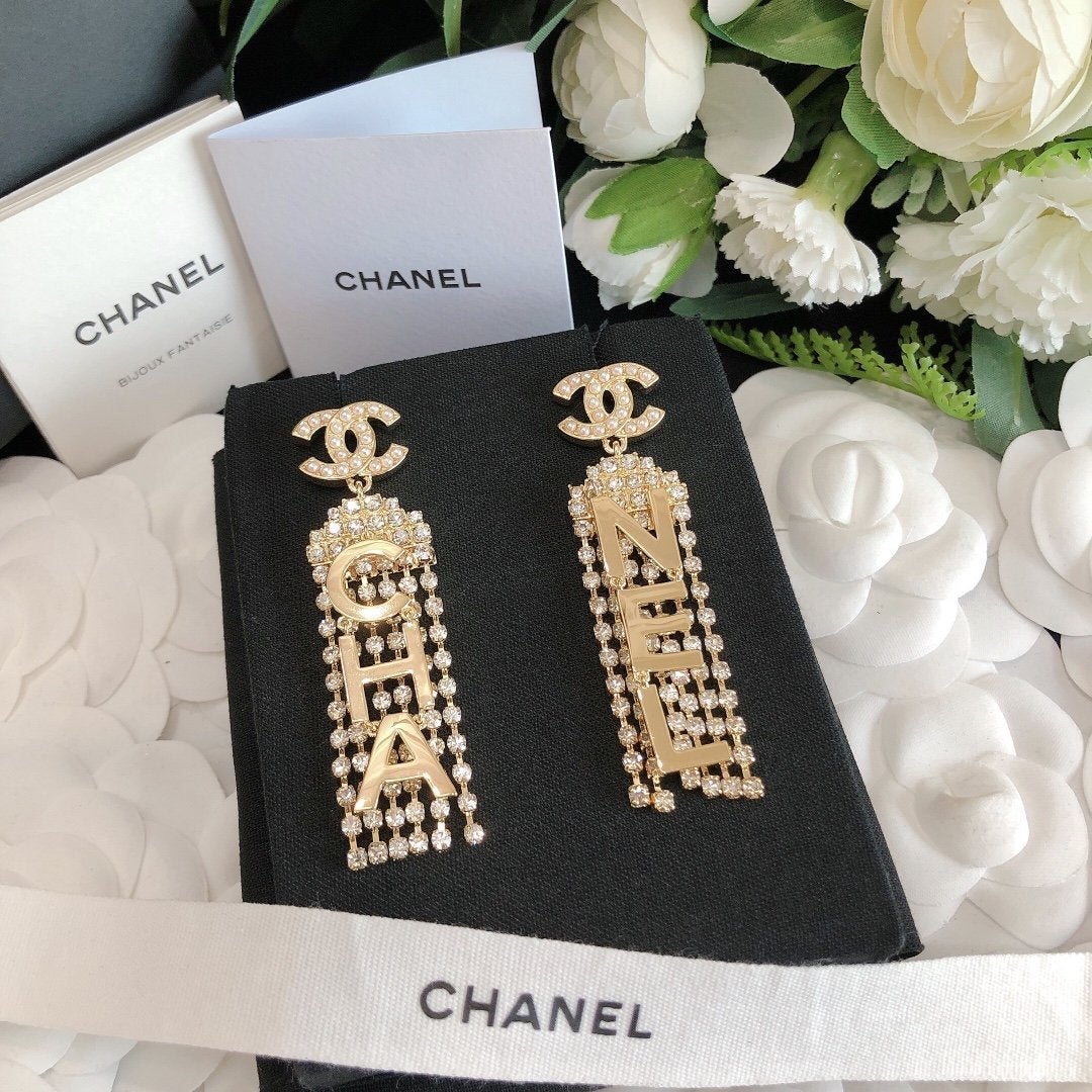 CHANEL Luxury Letter Tassel Rhinestone Earrings