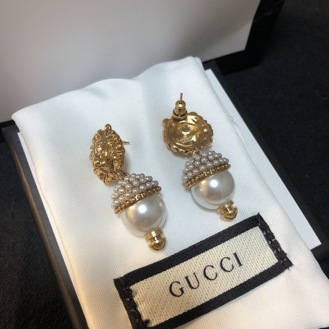 GUCCI Lion head pearl earrings