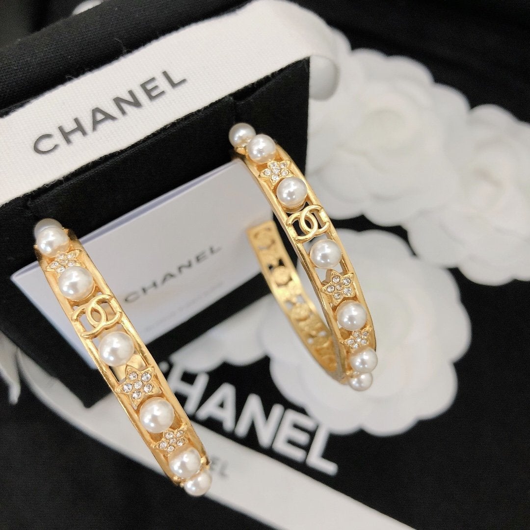 CHANEL Luxury Bead and Diamond Earrings