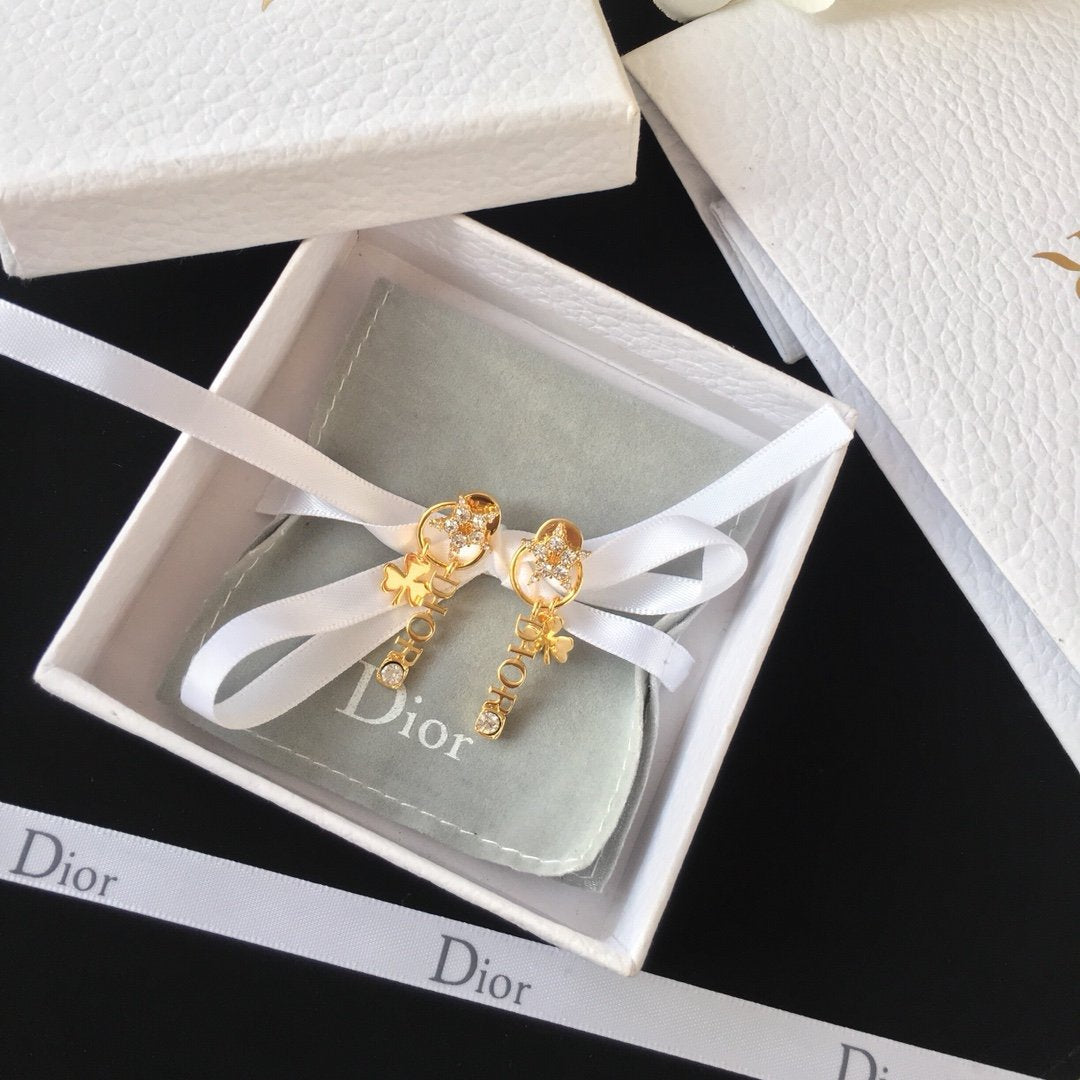 DIOR Clover English Pendant Earrings
