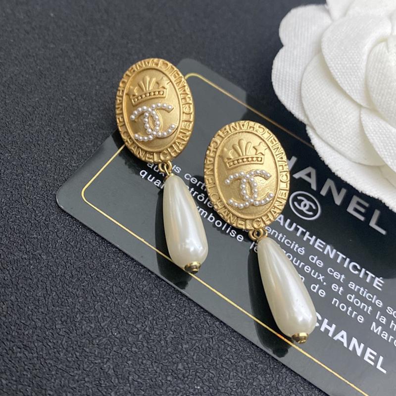 CHANEL Fashion Pearl Pendant Earrings