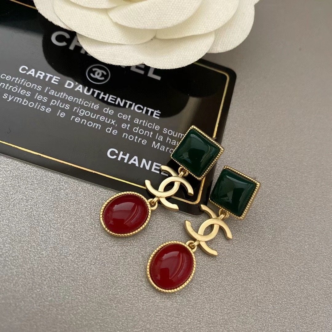 CHANEL Fashion Rhinestone Pendant Earrings
