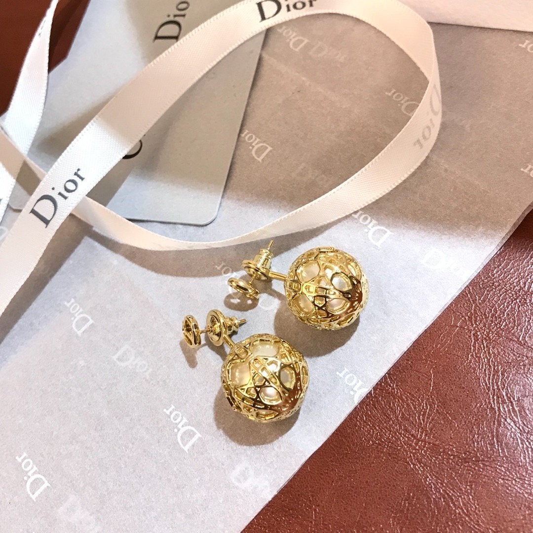 DIOR Elegant Pearl Ball Stud Earrings