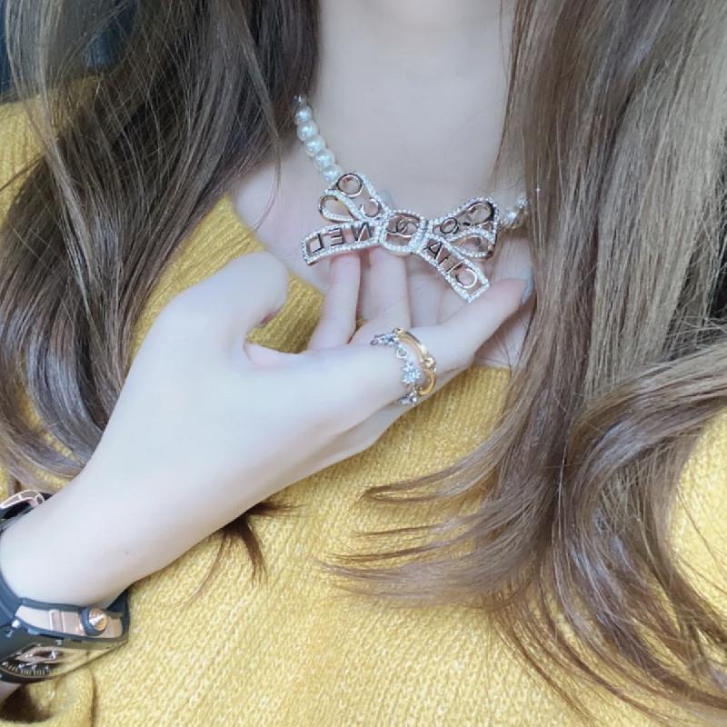 CHANEL Bowknot Pearl Necklace