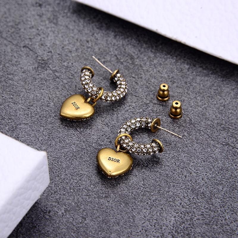 DIOR Elegant Rhinestone Heart-shaped Stud Earrings