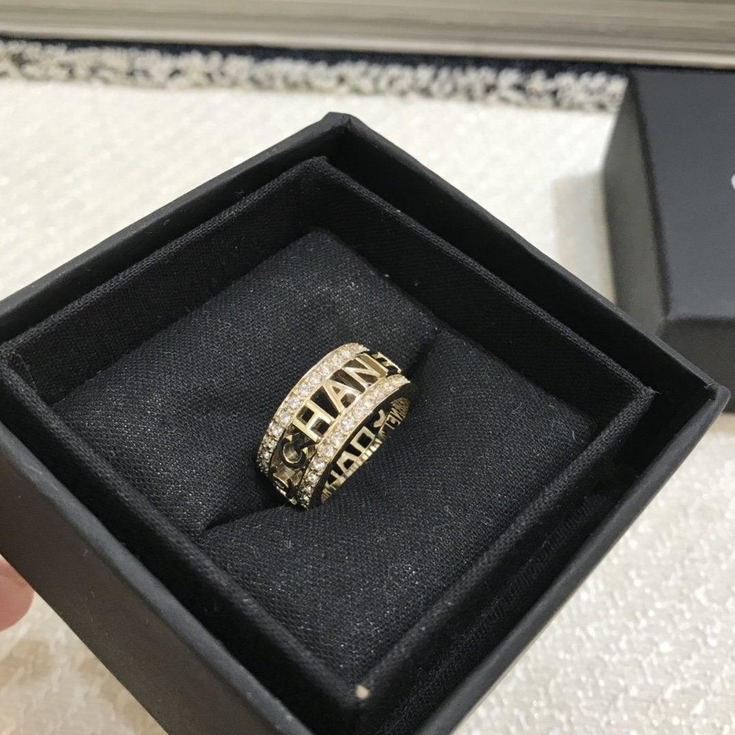 CHANEL Letter Hollow Diamond Ring