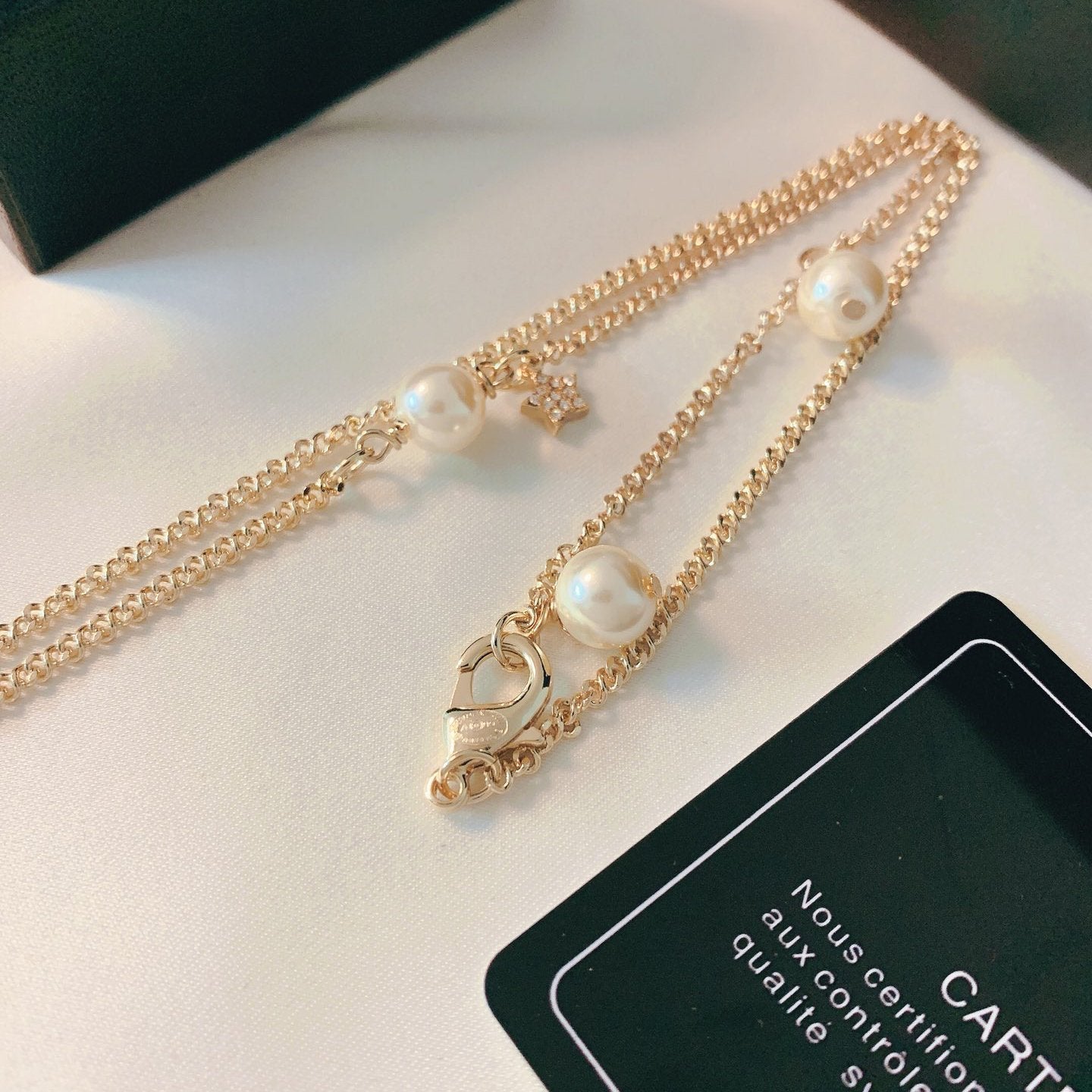 CHANEL New Hollow Rhinestone Pearl Necklace