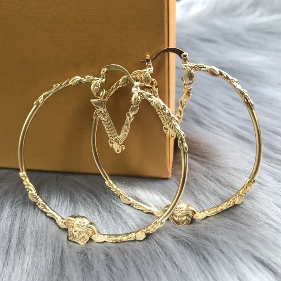 LV Fashion round goddess pendant earrings
