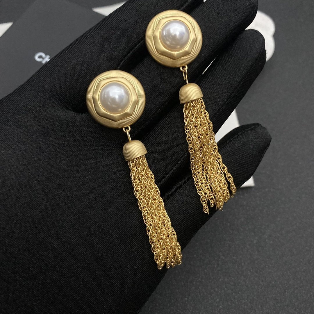 CHANEL Fashion Imitation Pearl Tassel Pendant Earrings