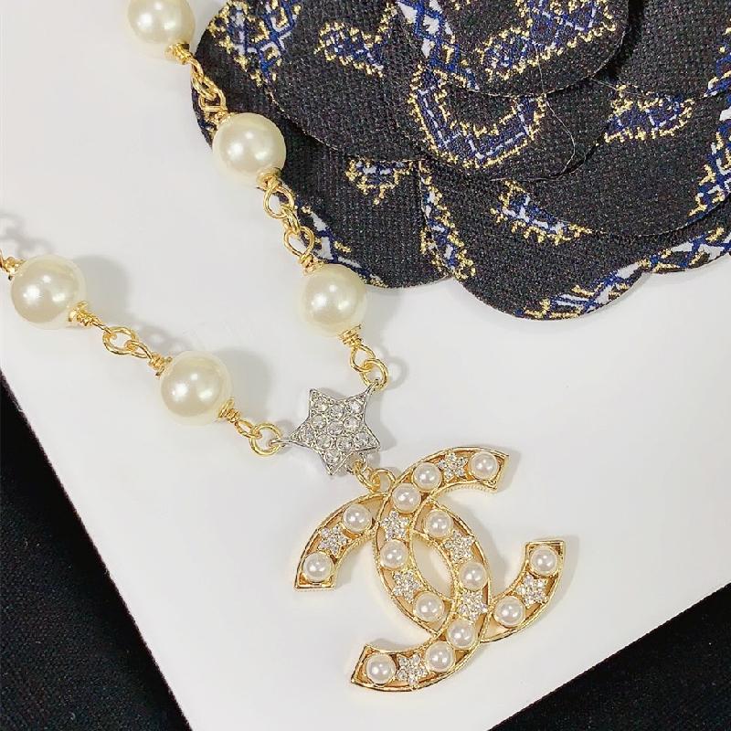 CHANEL Fashion Star Pearl Necklace