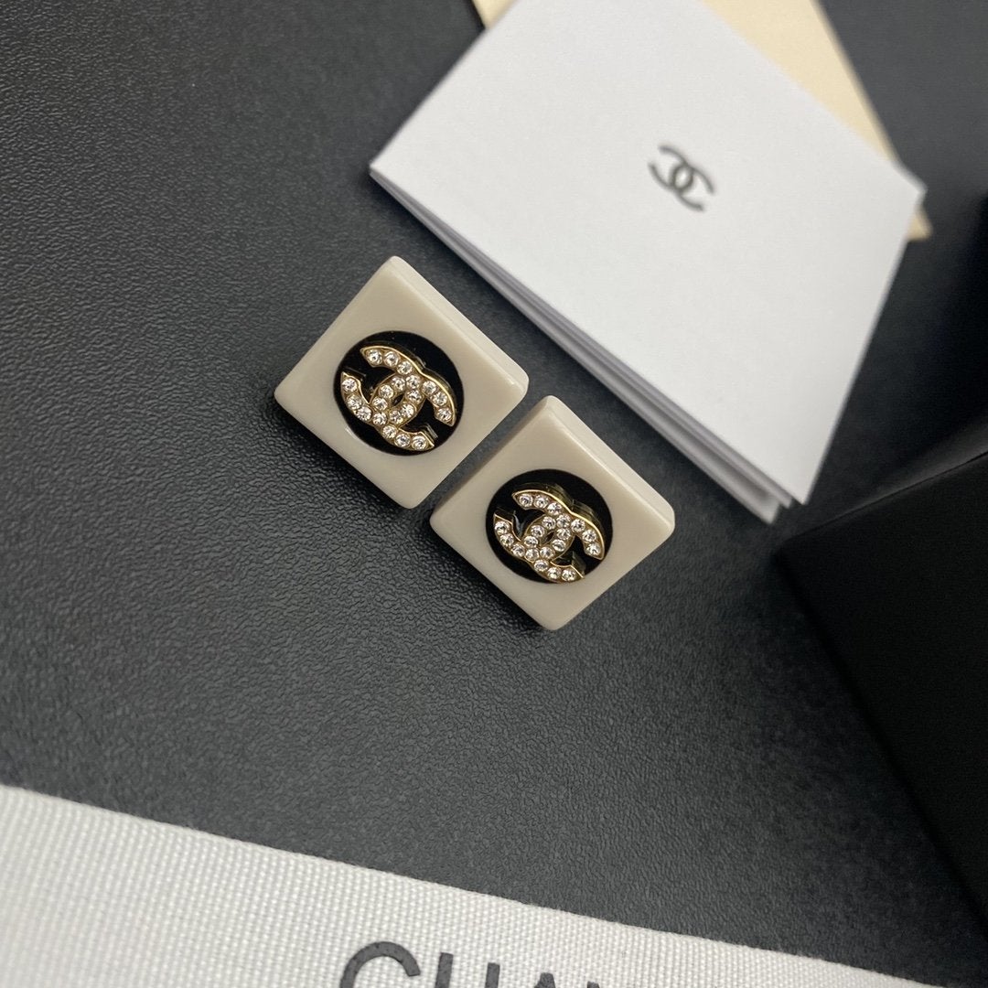 CHANEL Fashion enamel black and white earrings