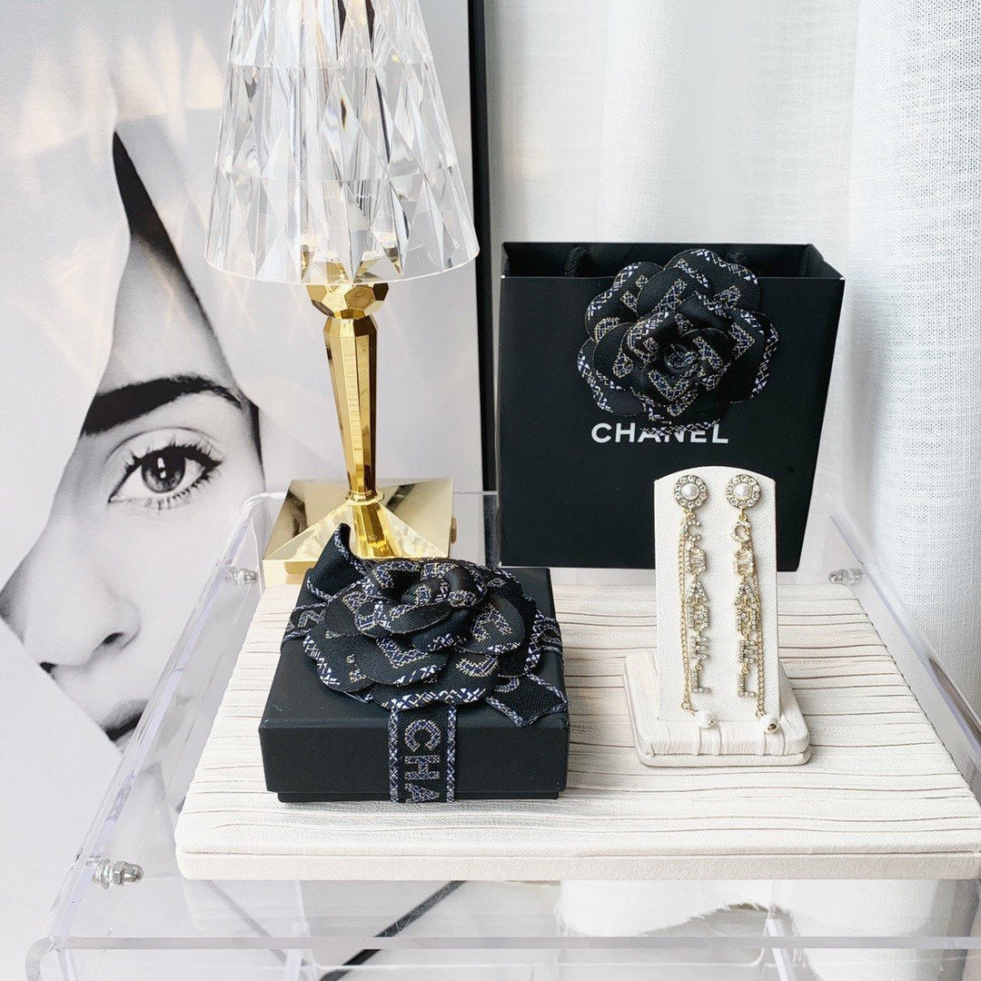 CHANEL Luxury Pearl Rhinestone Letter Tassel Earrings