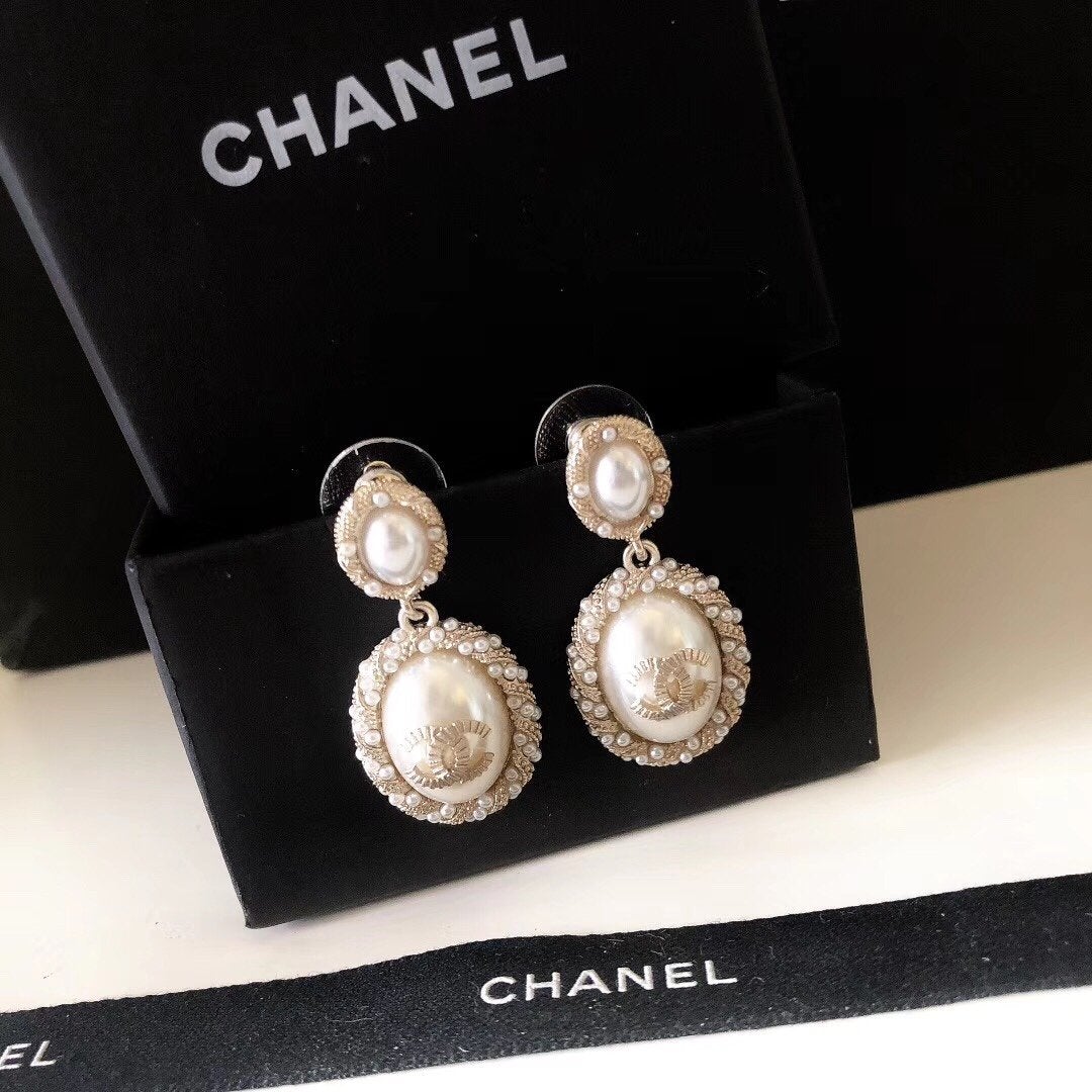 CHANEL Elegant Pearl Small Golden Egg Pendant Earrings