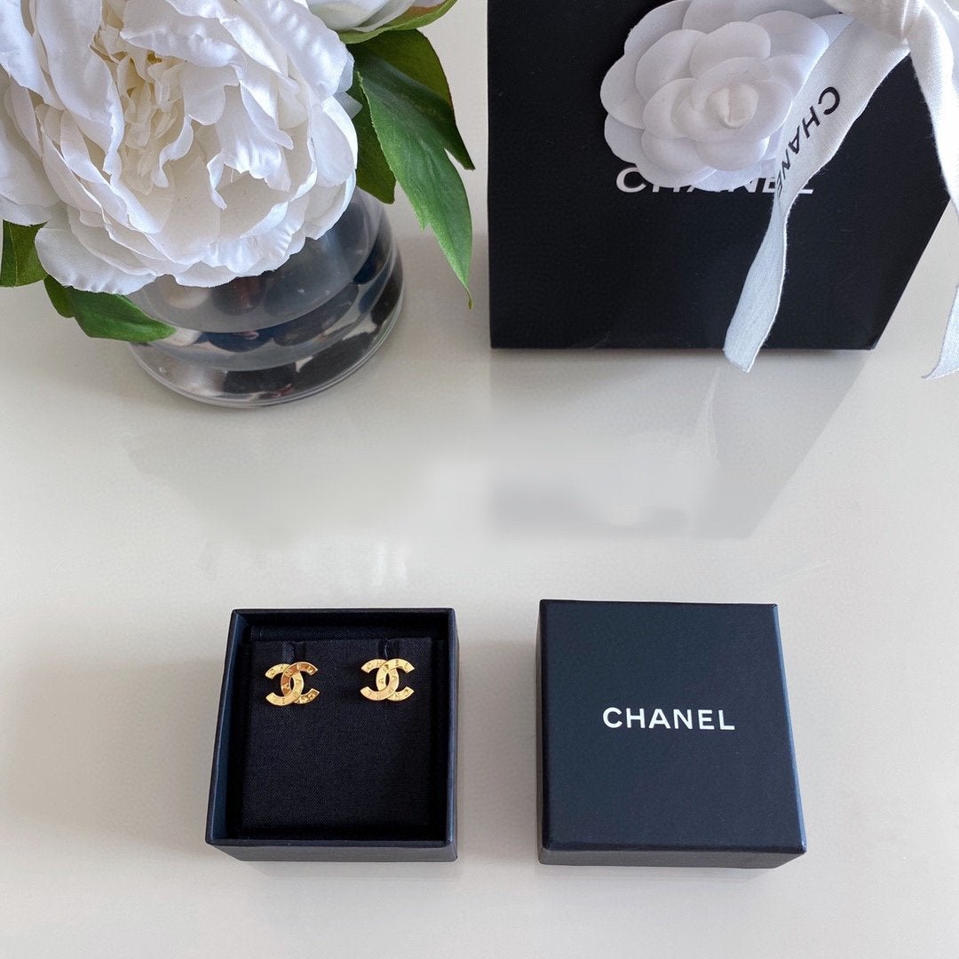 CHANEL Fashion Letter Double C Earrings
