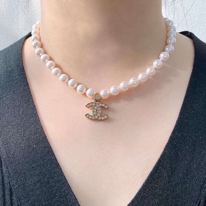 CHANEL Elegant Pearl Rhinestone Double C Pendant Necklace