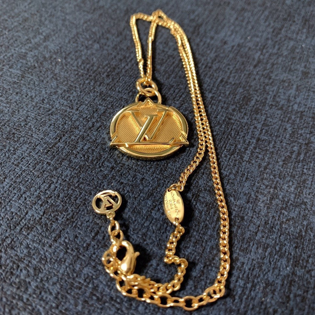 LV Luxury Pendant Necklace