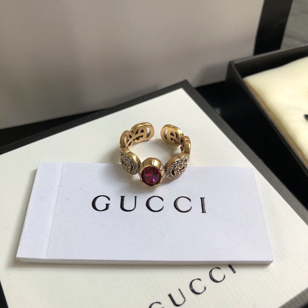 GUCCI Retro luxury rhinestone ring