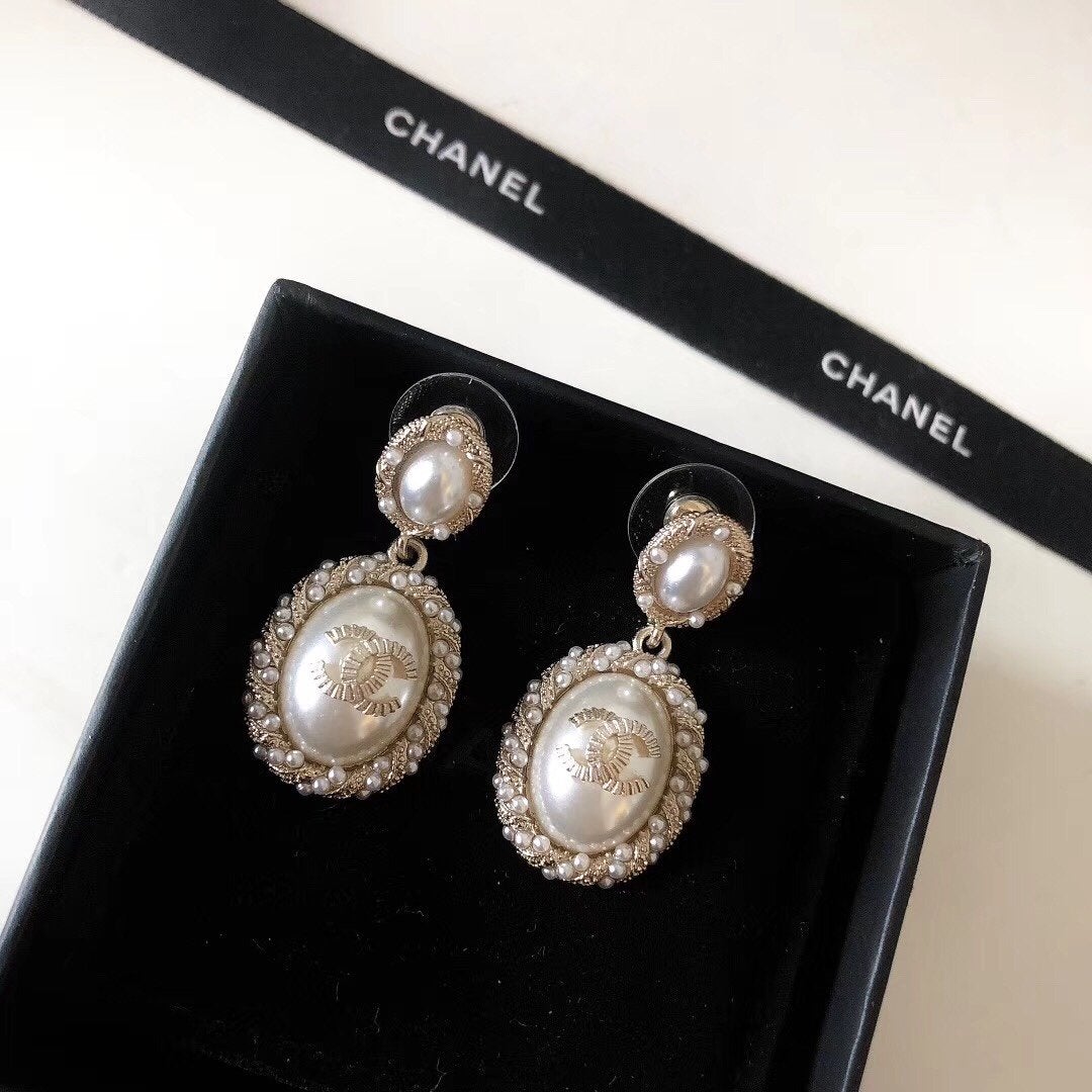 CHANEL Elegant Pearl Small Golden Egg Pendant Earrings