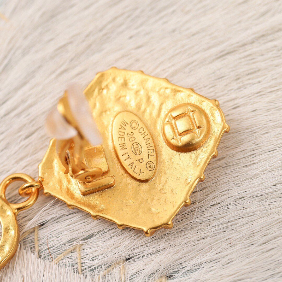 CHANEL Fashion Golden Letter Pendant Earrings