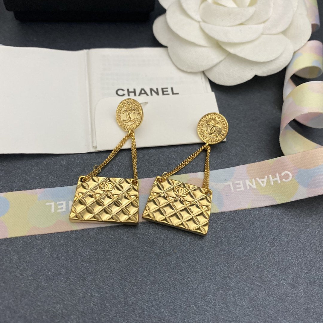 CHANEL Fashion bag pendant earrings
