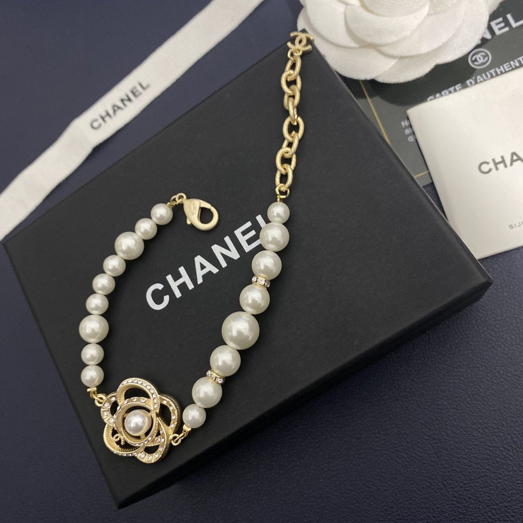 CHANEL New Camellia Pearl Bracelet