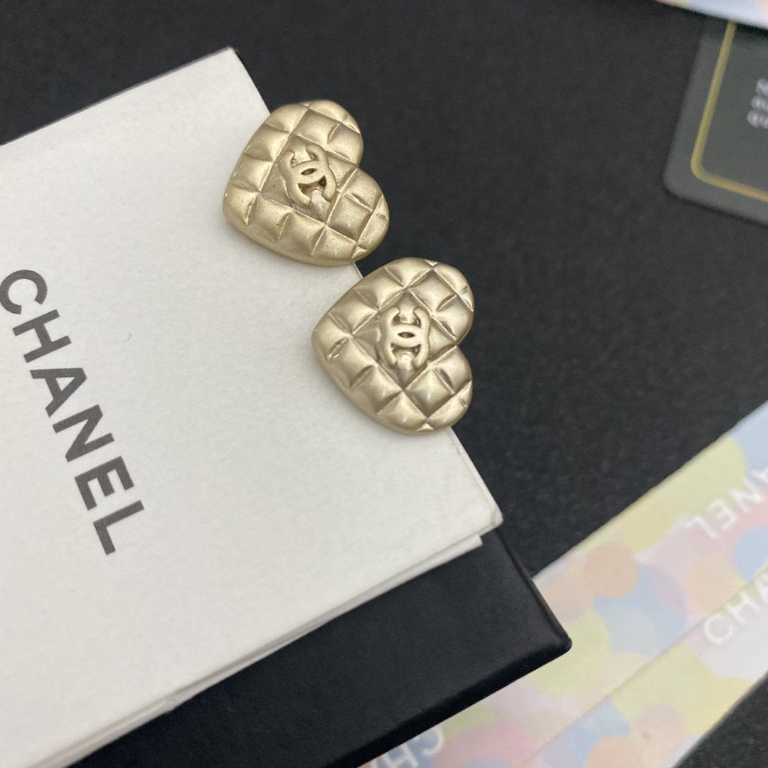 CHANEL Luxury Golden Heart Shaped Earrings