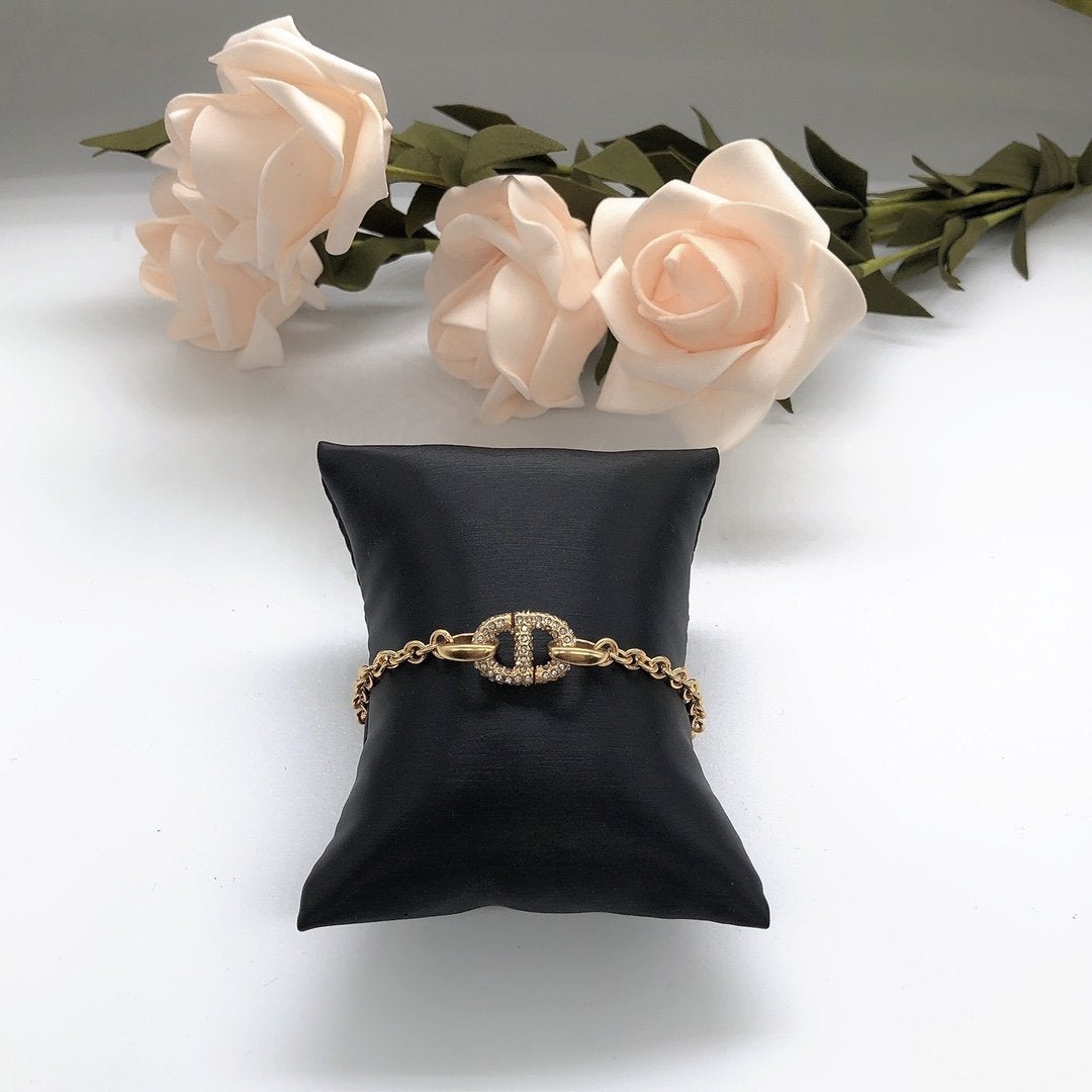 DIOR Exquisite small rhinestone bracelet