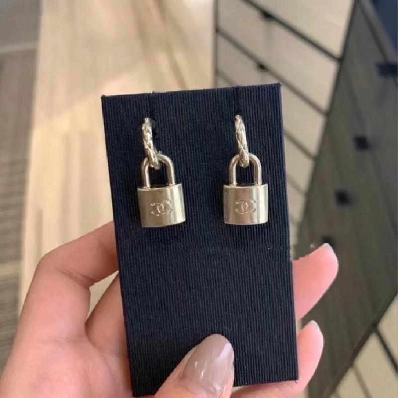 CHANEL Fashion Small Lock Double C Earrings