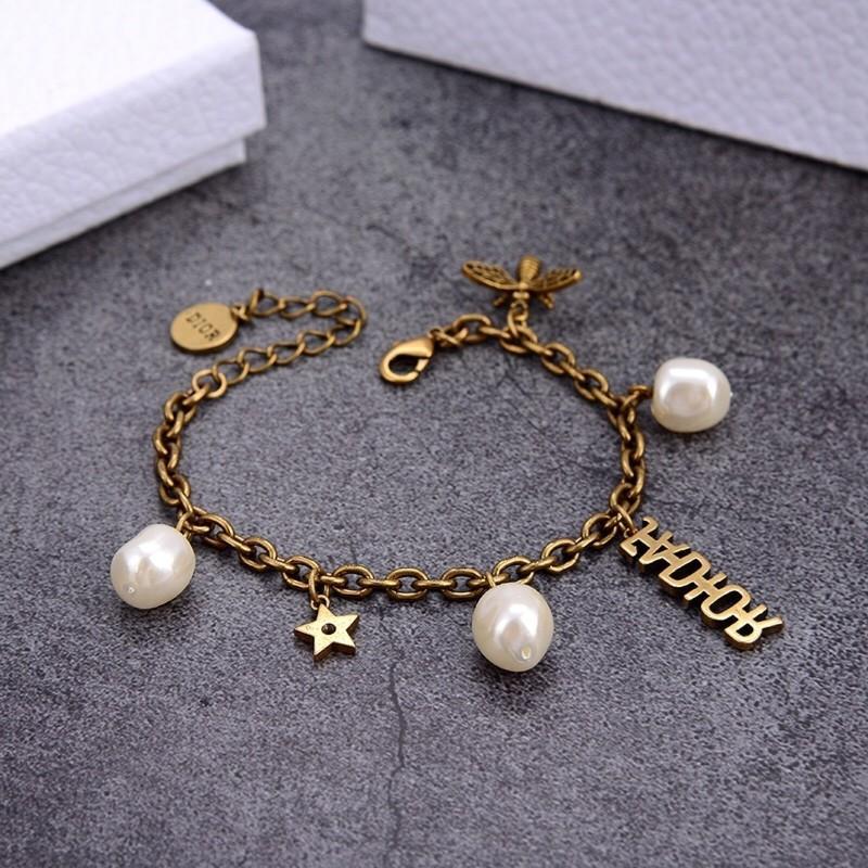 DIOR Vintage bee pearl pendant bracelet