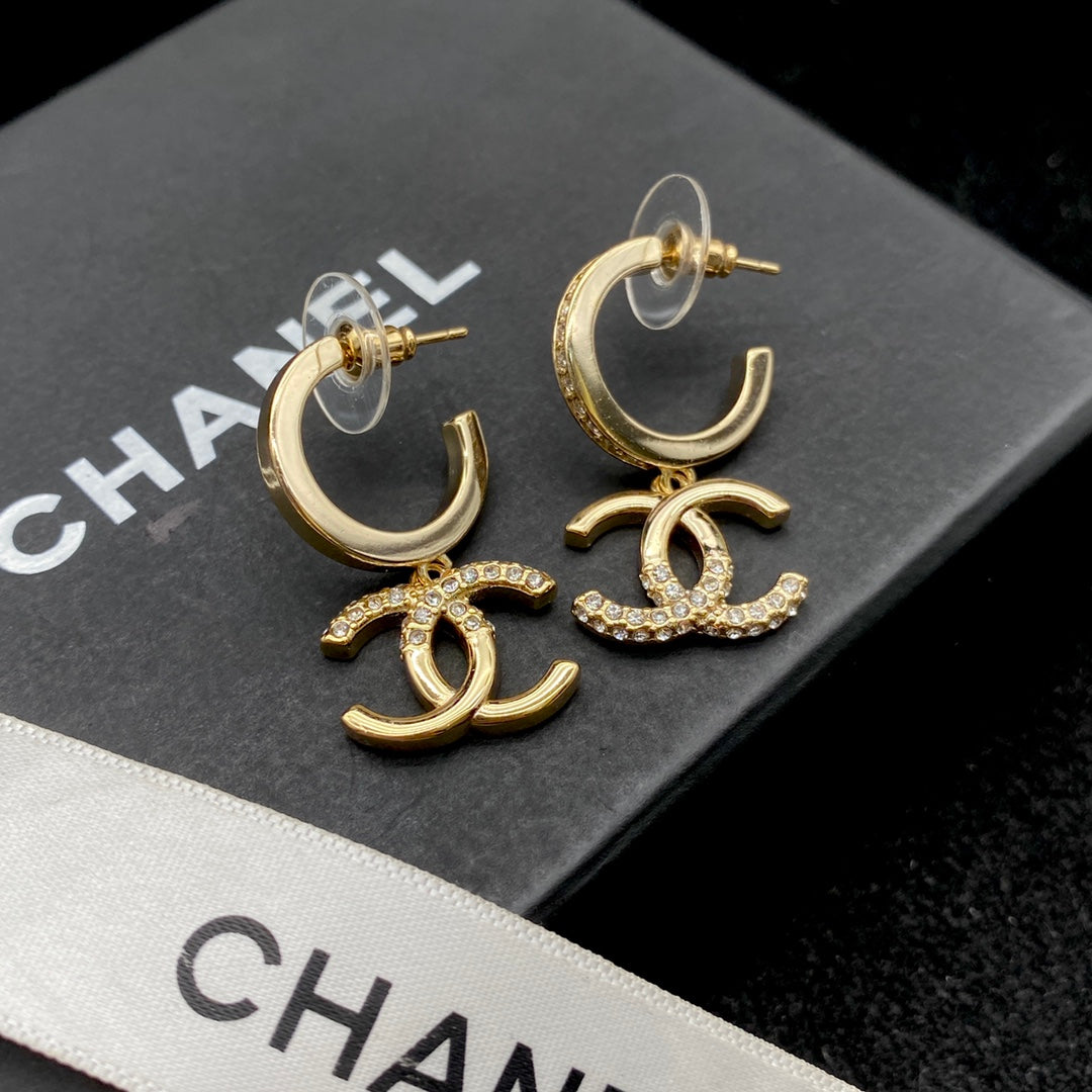 CHANEL October New Trend - Moon Diamond Earrings